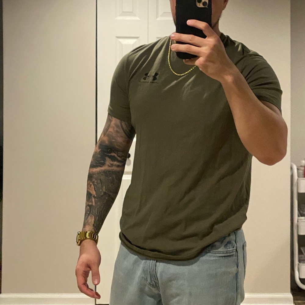Under Armour Men's Dark Green Short Sleeve Tee